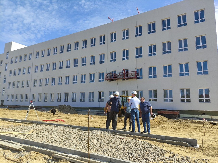 В поселке Винзили Тюменского района школу строят по графику