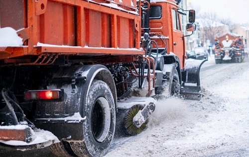 Тюменские дорожники ликвидируют последствия обильного снегопада