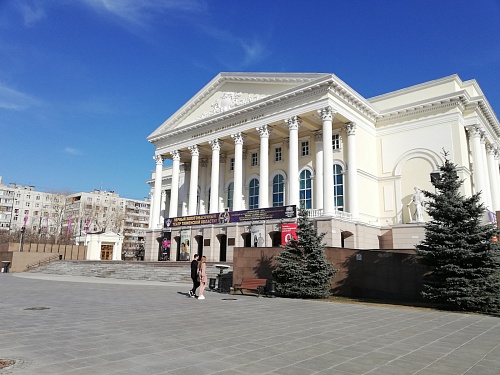 Тюменский драмтеатр представил премьеру «Вишневый сад»
