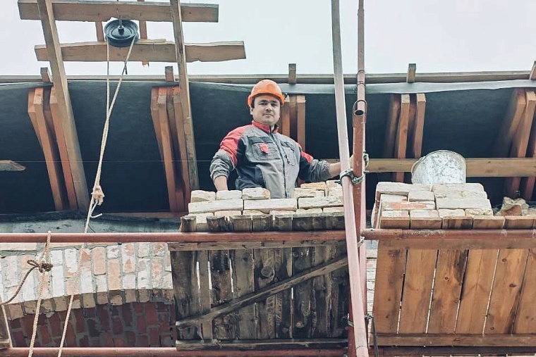 В Тобольске укрепили грунт под домом Неводчикова