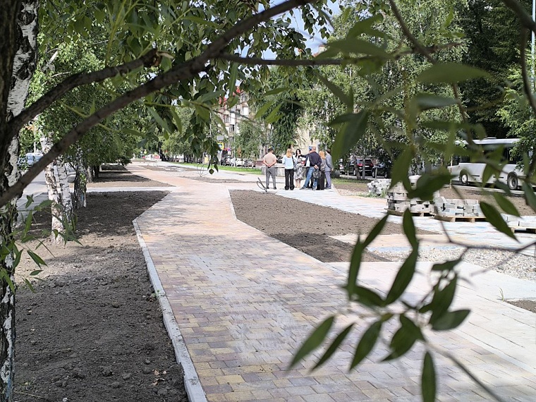 В проезде Геологоразведчиков в Тюмени появится трехметровый компас и камни весом в тонну