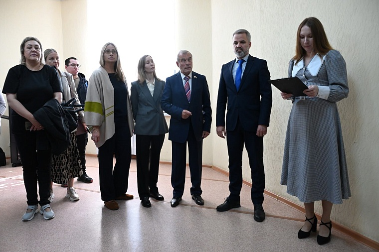 Доску почета, посвященную участникам СВО, открыли в здании тюменского Главпочтамта