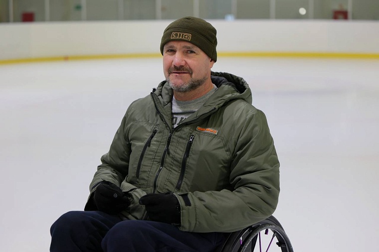 Участник "Боевого кадрового резерва" устроил мастер-класс по керлингу для людей с инвалидностью