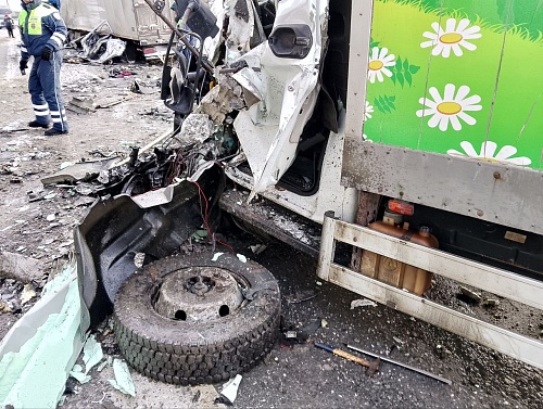 Подробности массового ДТП на дороге Тюмень - Боровский - Богандинский: одного водителя пытаются спасти