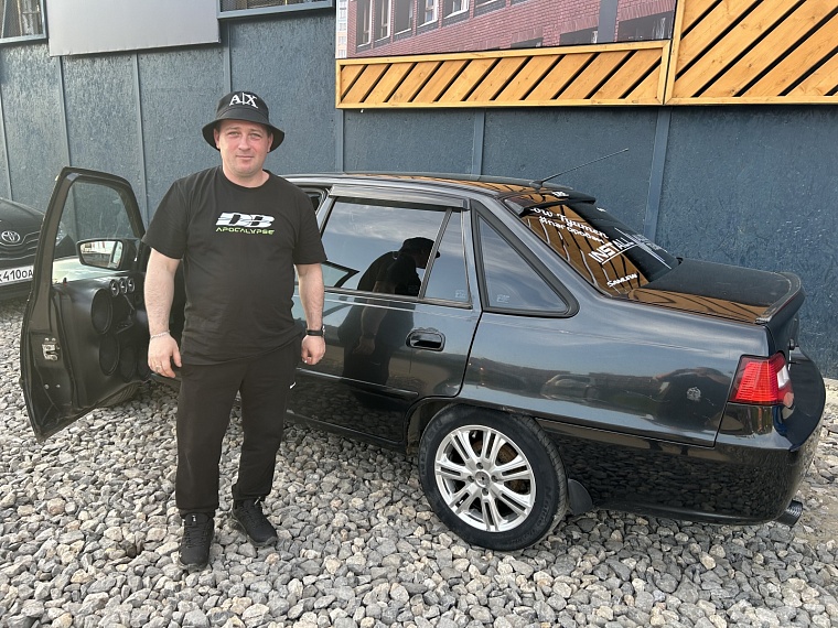 «Детство» под мостом: в Тюмени открыли памятное место имени Юрия Шатунова