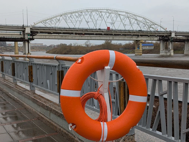 МЧС напомнило тюменским рыбакам правила безопасности на воде
