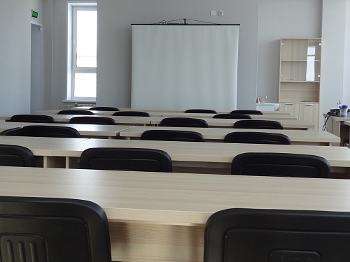 В Тюмени молодая преподавательница английского языка задолжала по-крупному