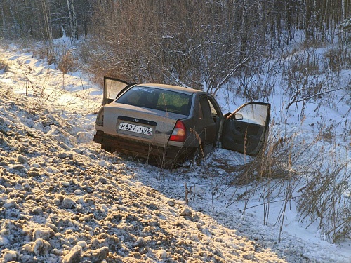 На трассе Тюмень - Боровский в аварии погибла водитель "Хендэ"