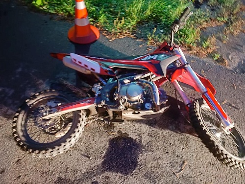 В Тюменской области два подростка на питбайках попали в ДТП