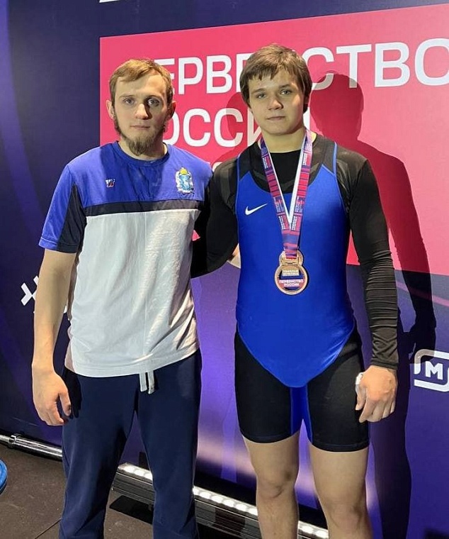 Тюменский атлет Евгений Абдуллин стал призером первенства России по тяжелой атлетике