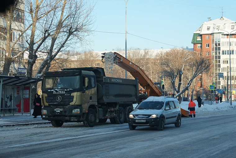 Поставили на вид: Максим Афанасьев рассказал, какие меры приняты УК по уборке дворов от снега