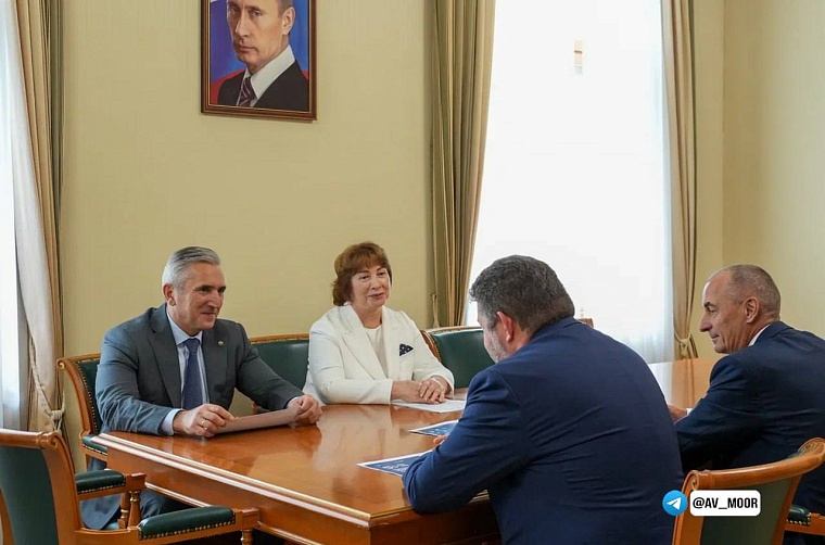 Александр Моор: Провели важные переговоры о развитии нефтегазового комплекса региона