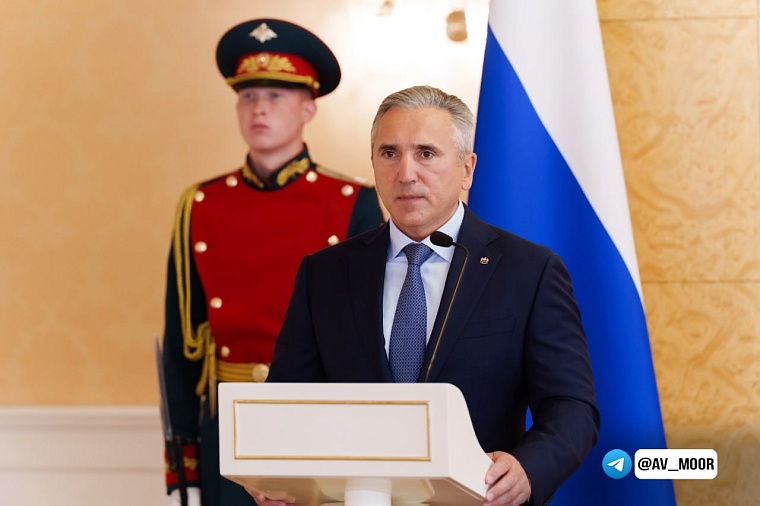 Александр Моор вручил  Золотую Звезду Героя России семье военнослужащего  Альберта Тяна