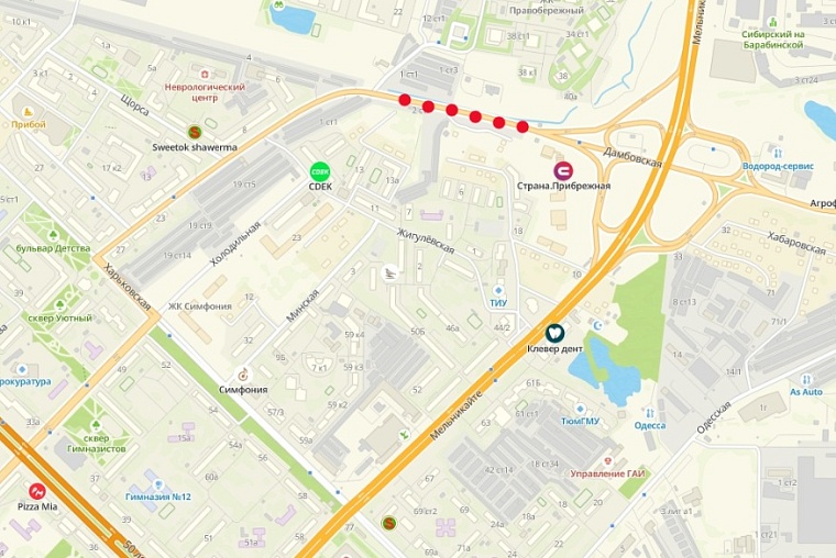 Опасный съезд на ул. Дамбовской в Тюмени уже привлек внимание ГАИ