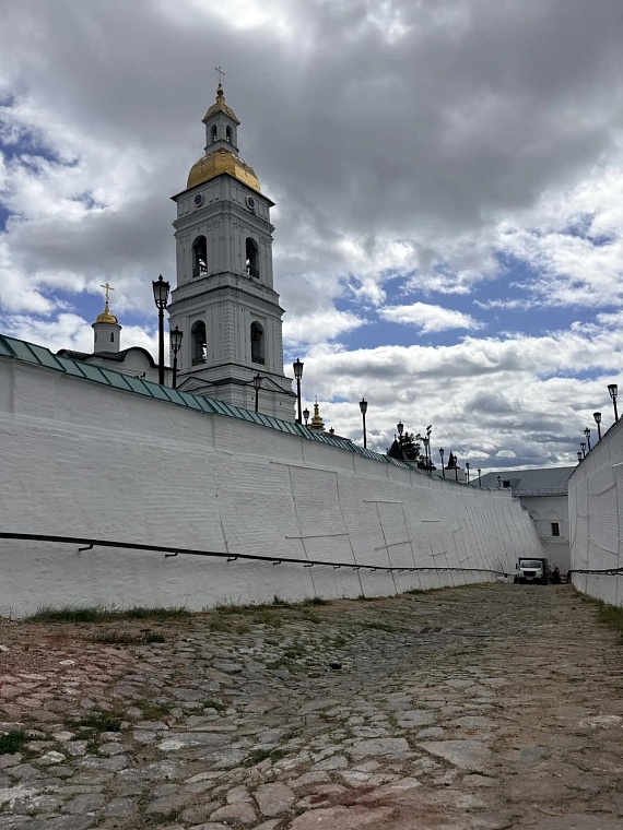 У Тобольского кремля открывают движение по Прямскому взвозу