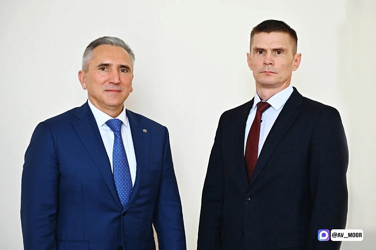 Александр Моор поздравил Олега Бабаева из «Боевого кадрового резерва» с назначением
