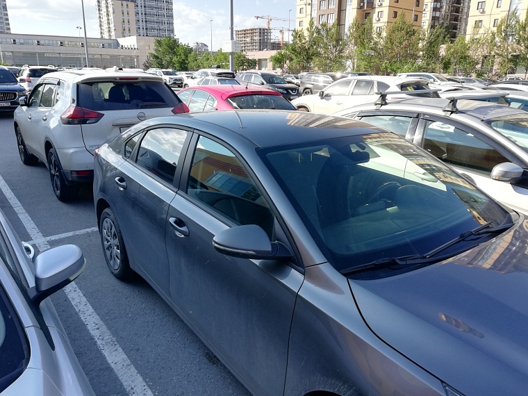 Эксперт дал советы, как уберечь автомобиль от выгорания на солнце