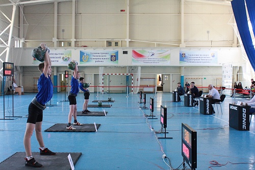 Около 200 спортсменов выступят на чемпионате и первенстве Тюменской области по гиревому спорту и армрестлингу
