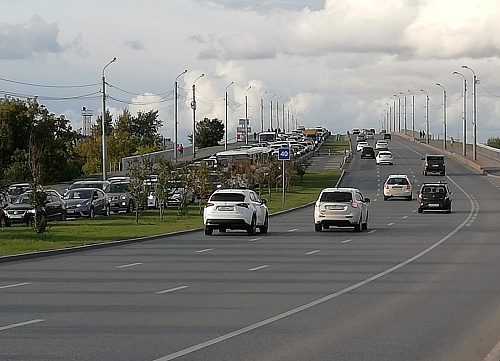 В Тюмени на месяц ограничили проезд большегрузам