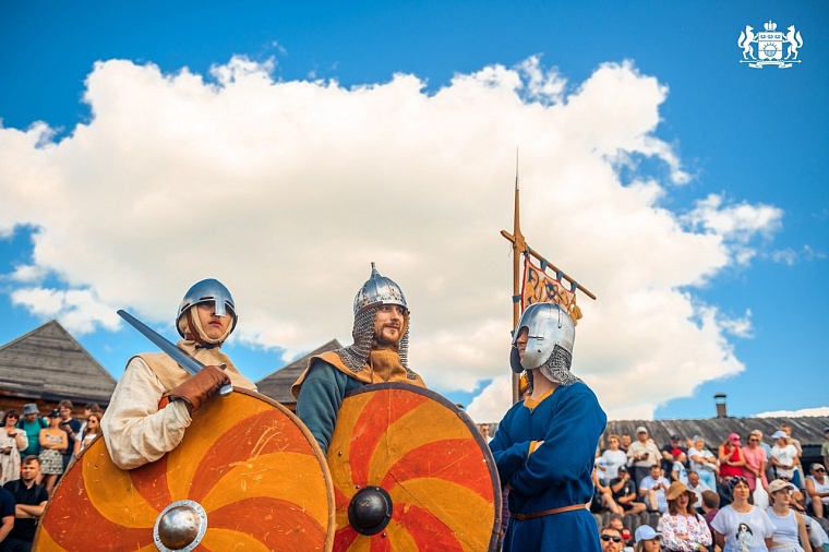 Афиша на 12 и 13 июля: море музыки, театральный вайб и крапива!