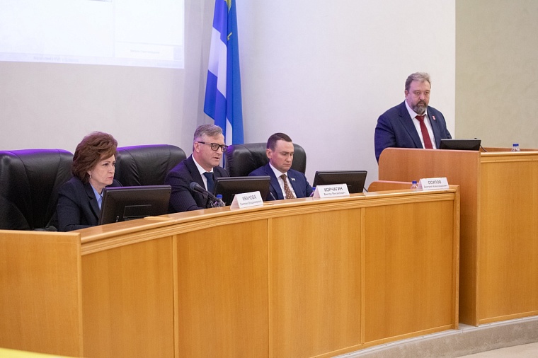 В Тюменской гордуме подняли вопросы строительства моста через Туру и реновации хрущевок