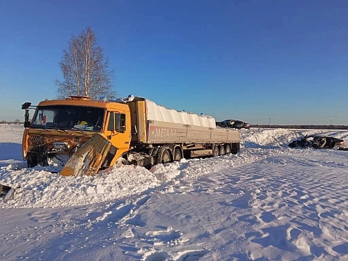 Водитель "БМВ" скончался в результате массовой аварии на тюменской трассе