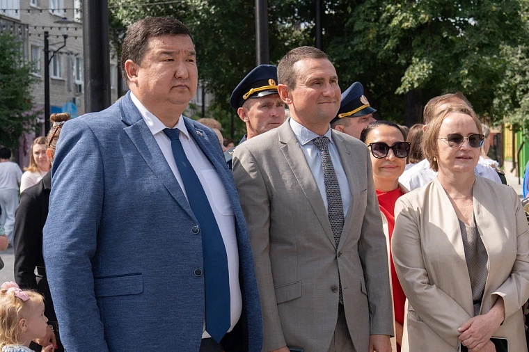 На улице Дзержинского открылась выставка к 235-летию Тюменской городской думы