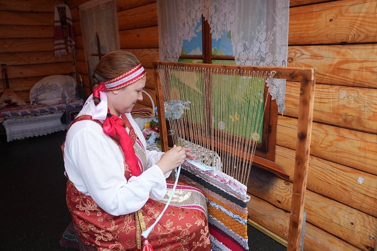 На День города в Тюмень съехались ремесленники из Казахстана и городов УрФО