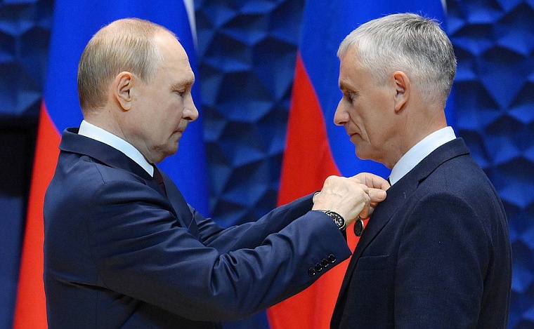 Владимир Путин наградил сельского учителя из Тюменской области медалью ордена «За заслуги перед Отечеством»