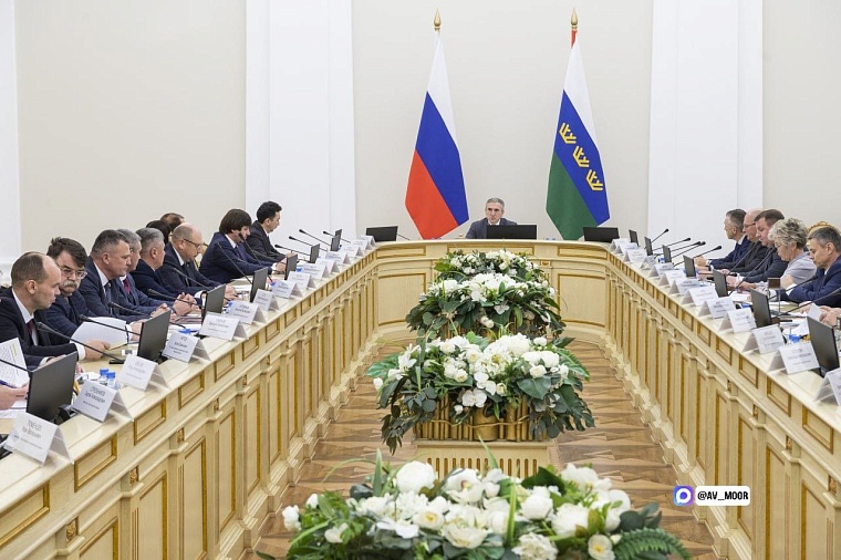 Александр Моор провел совещание с главами муниципалитетов