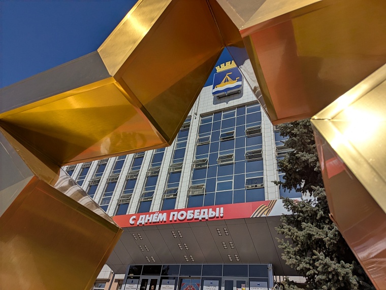 Тюменцам напомнили о безопасности в День Победы: горячие телефоны