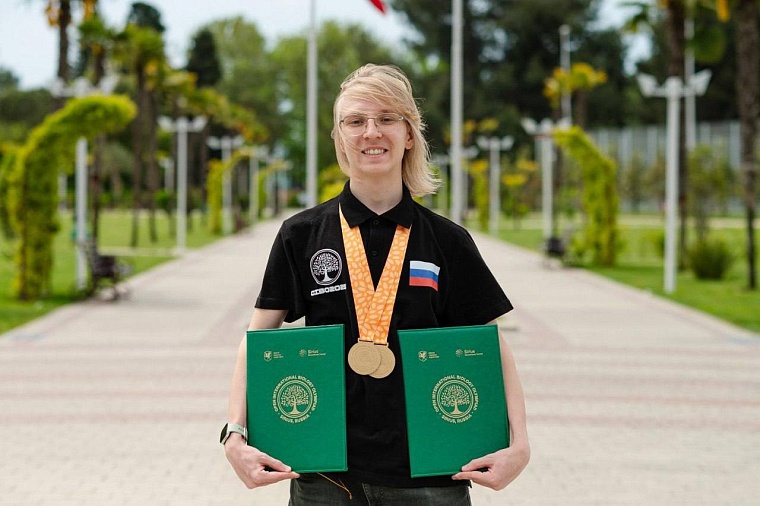 Новосибирский школьник победил в международной олимпиаде по биологии