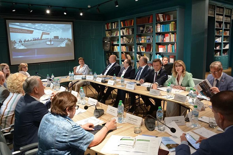 Фуат Сайфитдинов принял участие в заседании комиссии Совета законодателей по вопросам социальной политики