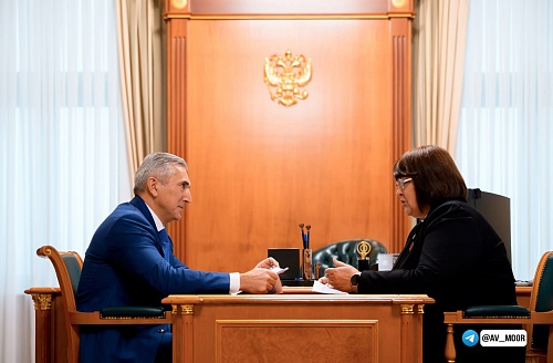 Александр Моор: Тюменские налоговики создают комфортные условия для бизнеса и частных лиц