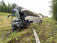 Водитель "Рено Дастер" погиб в столкновении с автобусом на трассе Тюмень - Ханты-Мансийск
