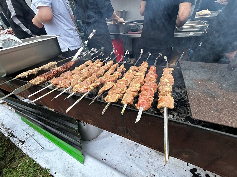 Устрицы, шашлыки и выпечка: как проходит гастрофестиваль в Тюмени