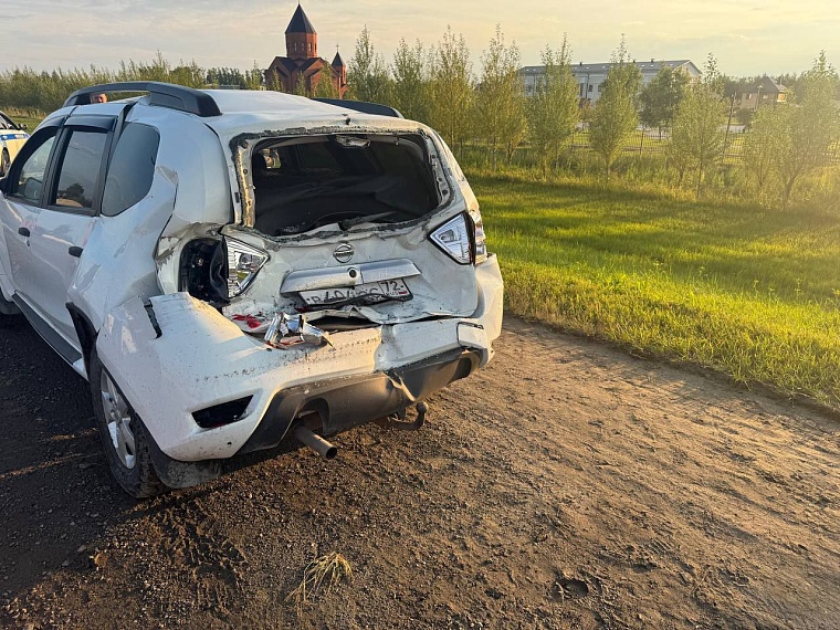 На объездной в Тюмени грузовик врезался в иномарку