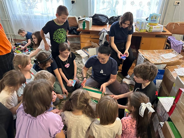 В детский дом Краснодона доставили из Тюмени полезные вещи