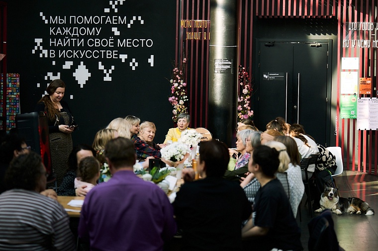 В Тюмени взрослых и детей учат понимать друг друга через творчество