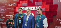 Для Владимира Якушева провели экскурсию по стенду Тюменской области на Всемирном фестивале молодежи