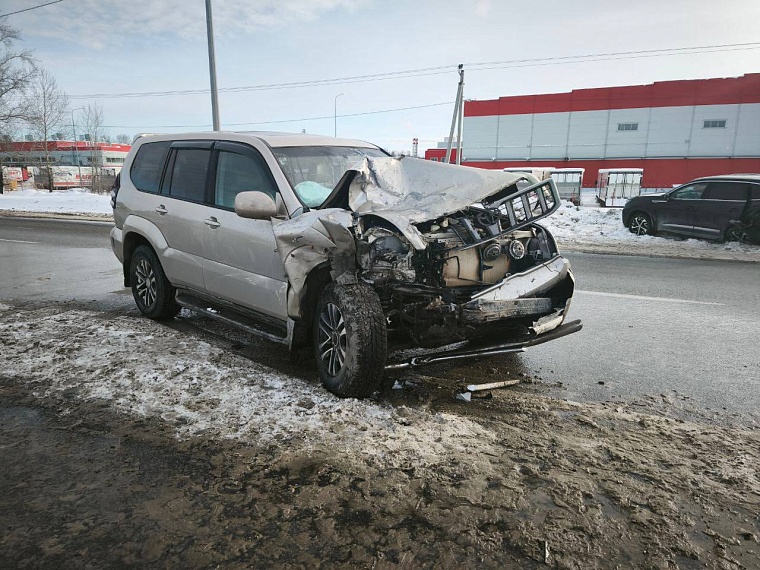 Две девочки и их мамы пострадали по вине пьяного водителя в ДТП на Московском тракте