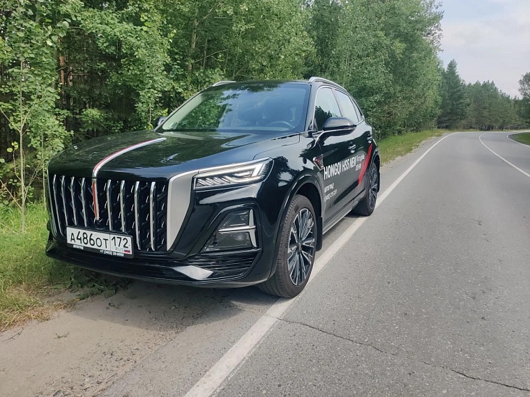 Китайский премиум на любой вкус: тестируем Hongqi HS3 и HS5 в Тюмени