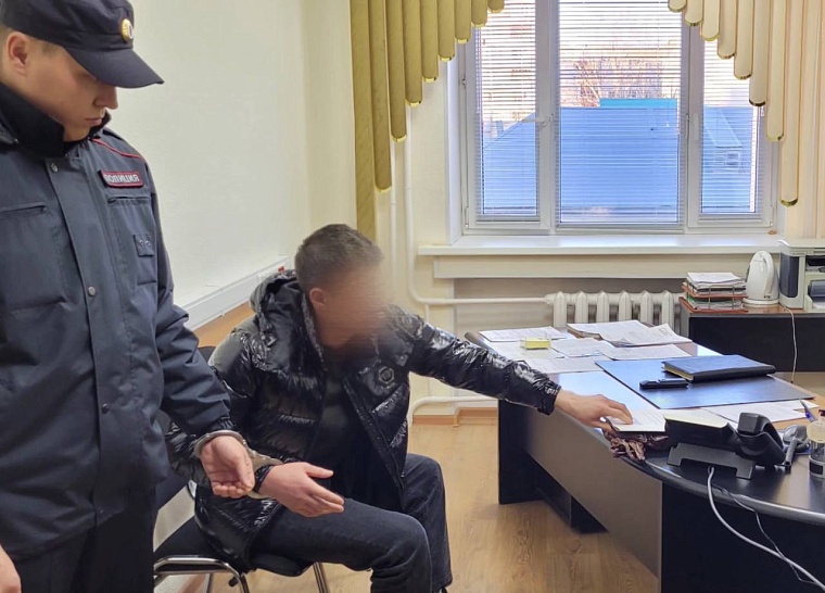 Московский коммерсант пытался подкупить тюменского таможенника взяткой в миллион рублей