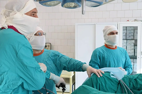 В Заводоуковске врачи провели первые операции с помощью нового эндоскопа