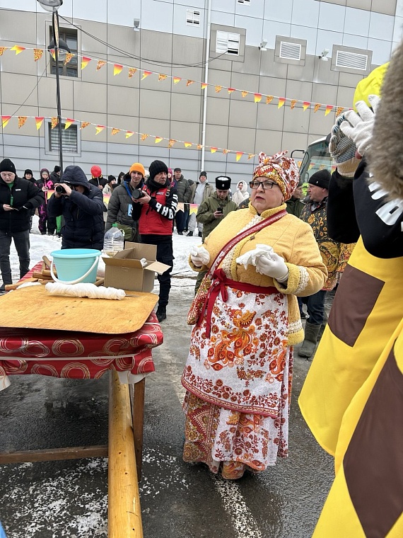 Рецепты с изюминкой: в Ялуторовске пекари сошлись в битве гигантских блинов