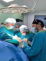 Тюменские хирурги избавили пациентку из Челябинска от огромной опухоли на голени