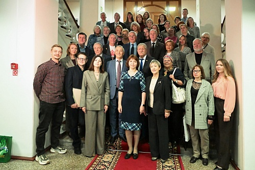 Глава облдумы поздравил единственную региональную парламентскую газету с 35-летием