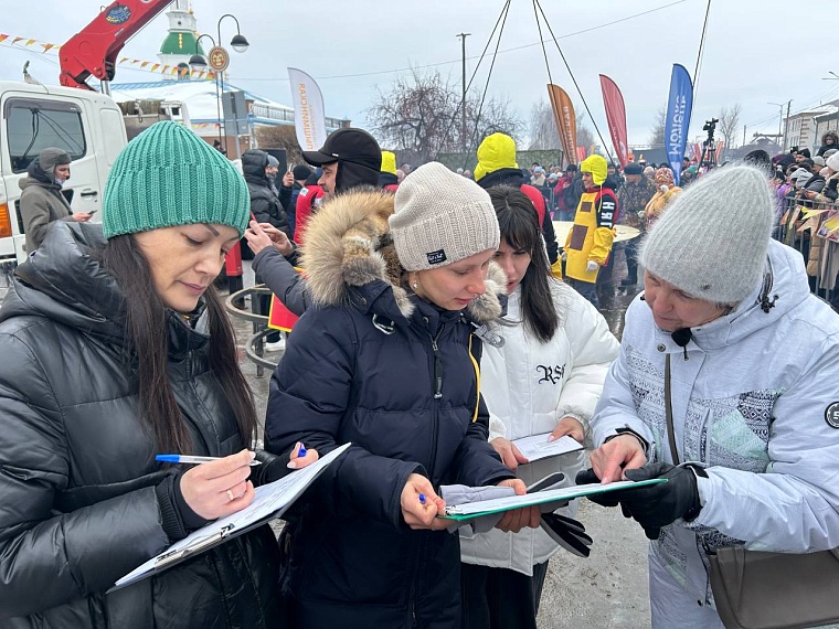 Рецепты с изюминкой: в Ялуторовске пекари сошлись в битве гигантских блинов