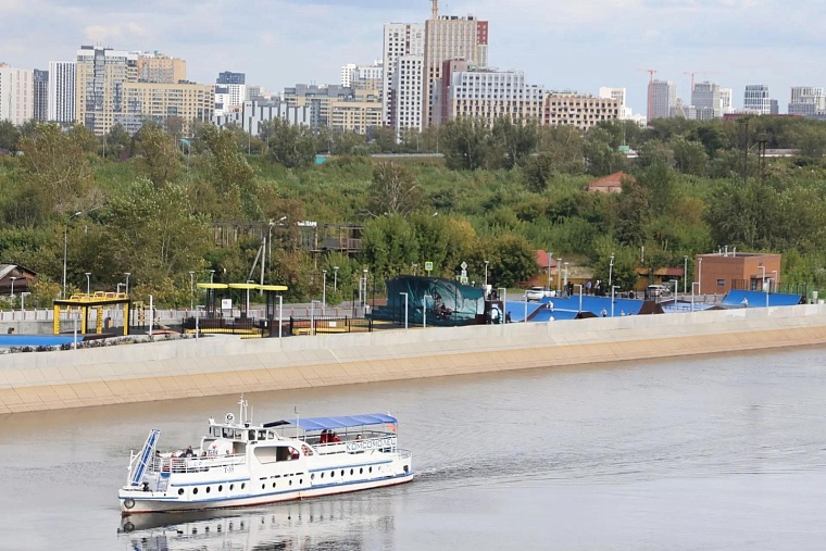 На тюменской набережной открылся новый городской скейт-парк