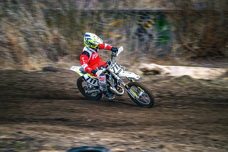 Тюменские мотогонщики одержали победу на областном первенстве в Тобольске